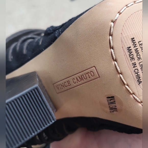 NWOT Vince Camuto Janil Leather Stacked Heel in Black - Picture 7 of 11